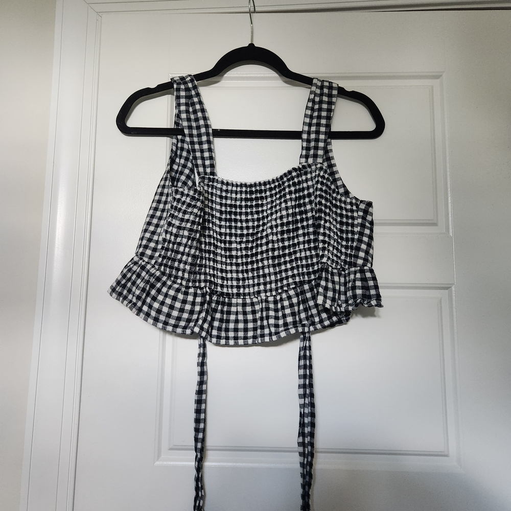 American Eagle Outfitters Black and White Tie Front Crop Tank